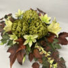 Elegancka kompozycja kwiatowa w jesiennych barwach z dodatkiem zielonych chryzantem