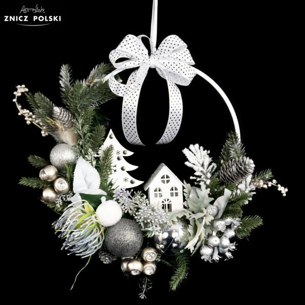 Uroczy wianek bożonarodzeniowy na białej metalowej obręczy w kolorystyce srebrno białej śr 40cm