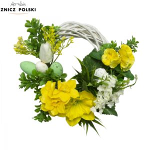 Elegancki delikatny wianuszek wielkanocny z biało żółtymi kwiatami
