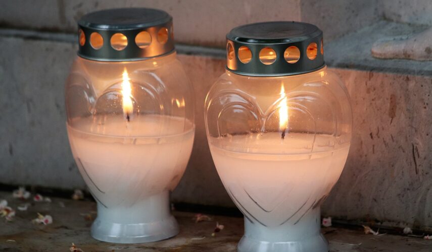 Znicze z dedykacją dla babci