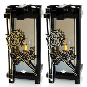 Elegancki znicz nagrobny z kwiatem róży i szkłem refleksyjnym