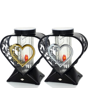 Znicz solarny w kształcie serca z odobnymi ażurami na bokach NOWOŚĆ