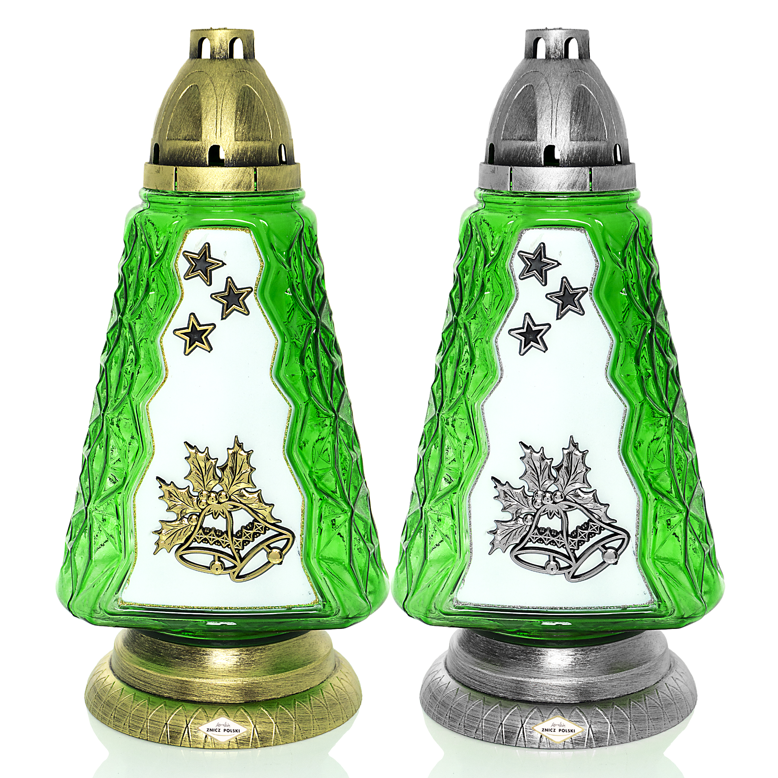 Znicz bożonarodzeniowy w kształcie choinki z metalizowanymi ozdobami na białym tle