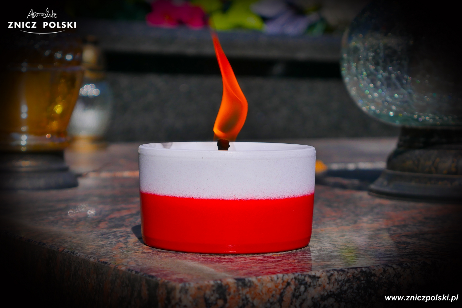 Ceramiczny klasyczny znicz patriotyczny w barwy narodowe WICHROWY N